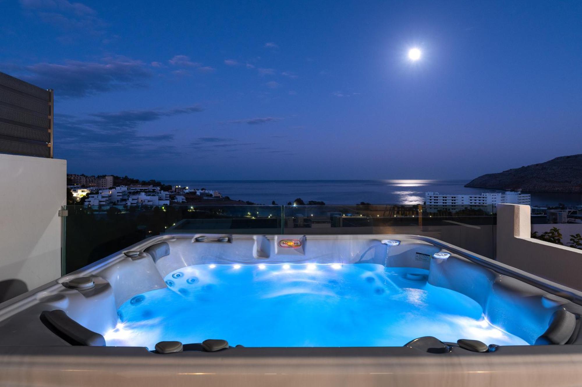 Rocabella With Heated Pool & Jacuzzi In Lindos