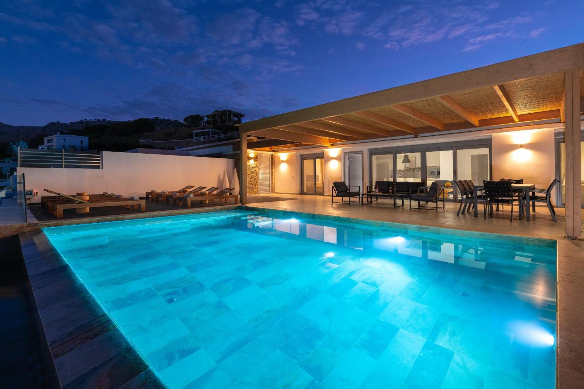Rocabella With Heated Pool & Jacuzzi In Lindos Villa