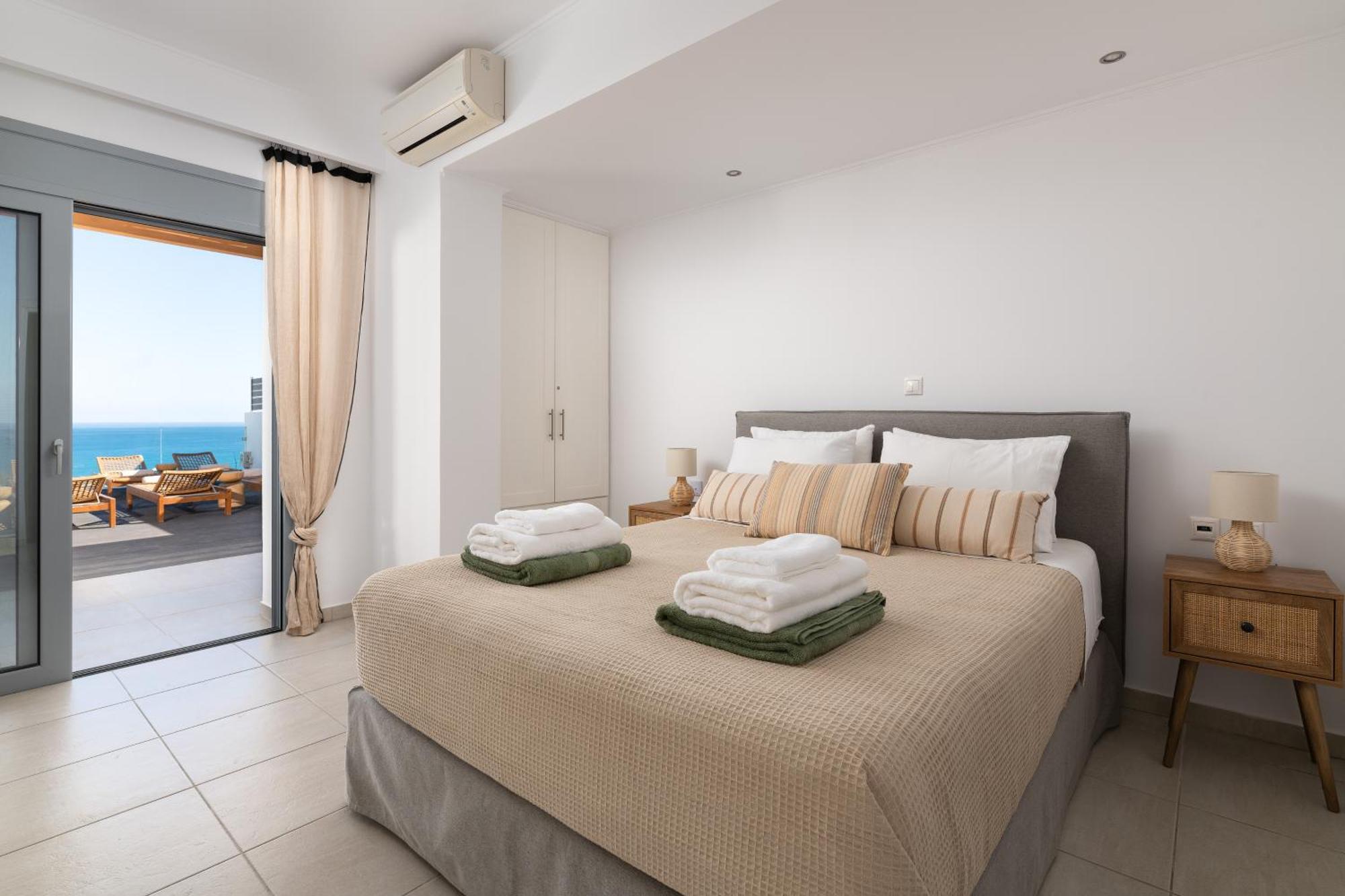 Rocabella With Heated Pool & Jacuzzi In Lindos *